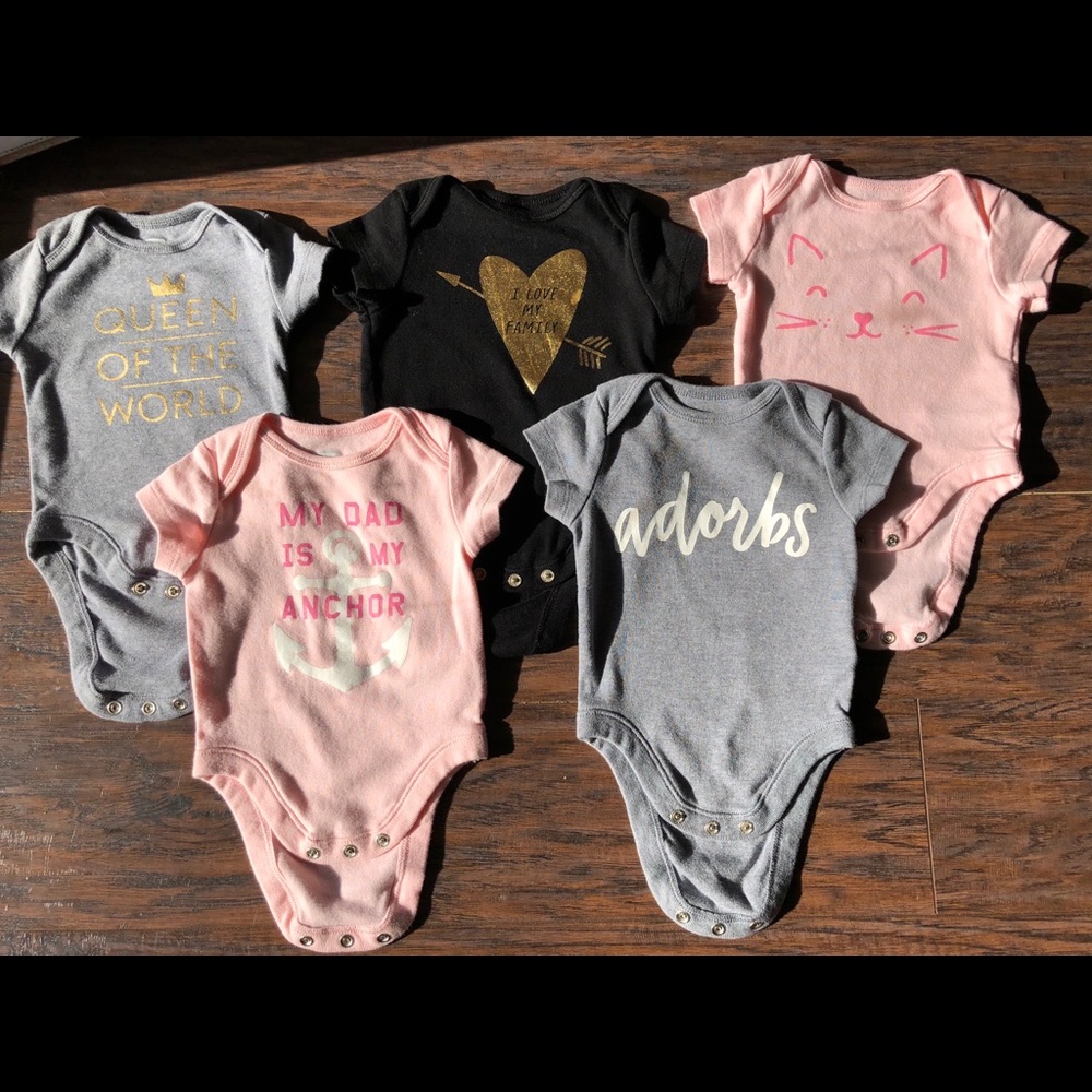 5 Old Navy 0-3m Short Sleeved Onesies